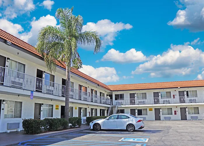 Hawthorne Plaza Inn Near Lax