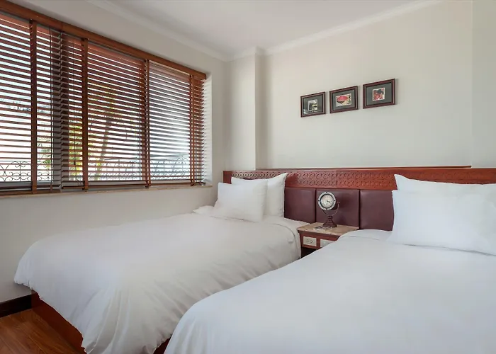 Hanoi E Central Luxury Hotel