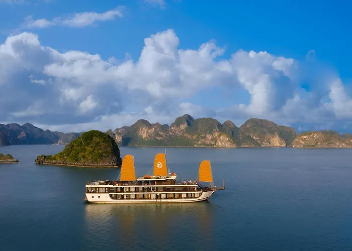 3 star hotels Golden Moon Suite & Travel