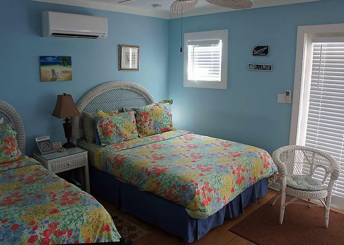 Seascape Tropical Inn (Adults Only)