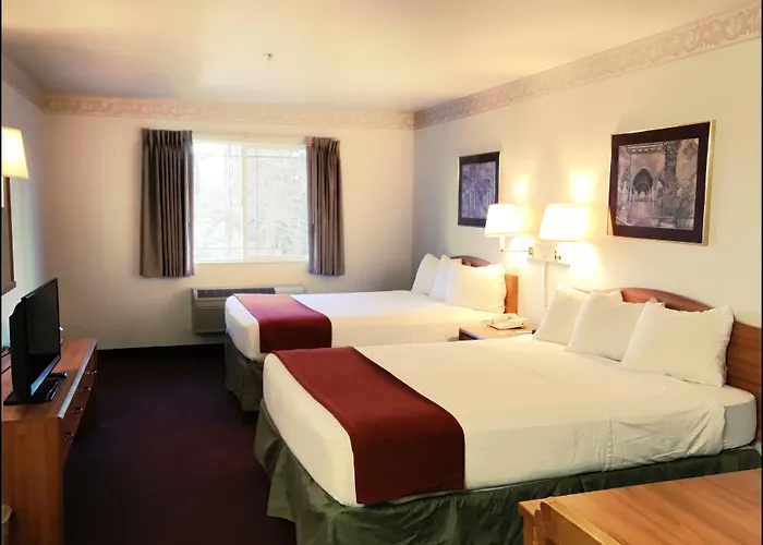 Golf hotel: Peppermill Empress Inn