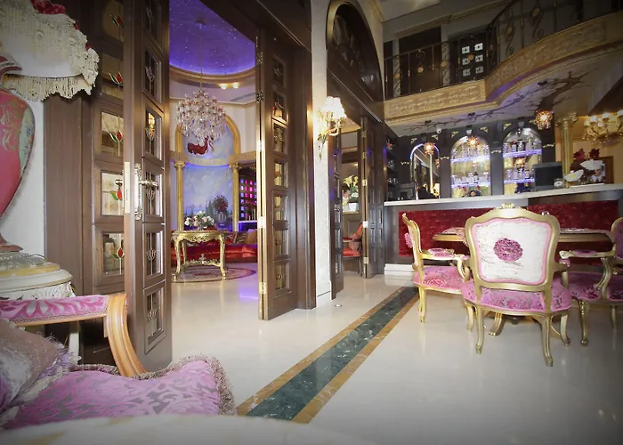 Q Hotel