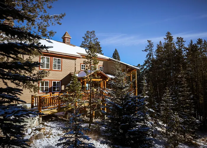 Hotel near College: Hi Banff Alpine Centre - Hostel