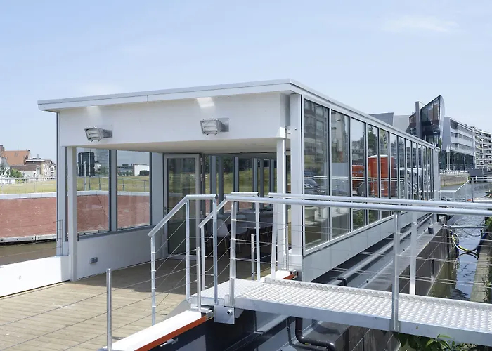 Hotel Restaurant Brasserie Feestzaal Ahoi, Kortrijk