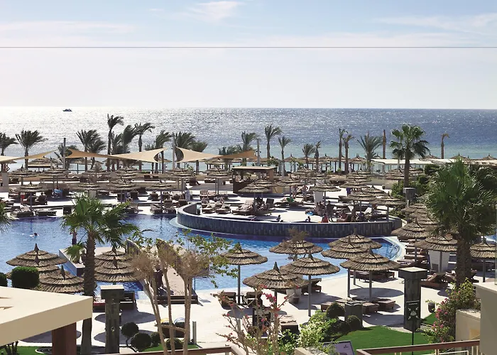 Hotels with pool Coral Sea Imperial "Coral Sea Sensatori"