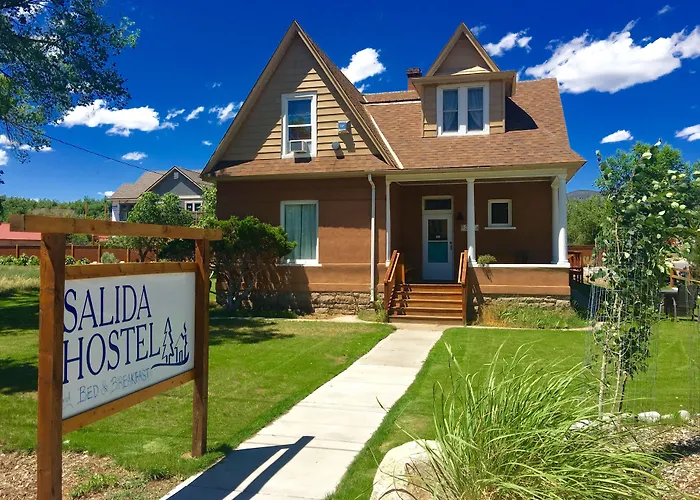 Hotel near College: The Salida Inn And Hostel