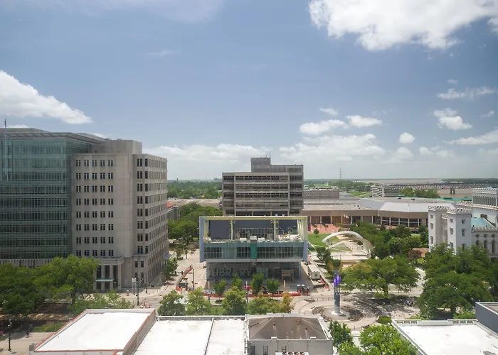 Luxury hotel only: Watermark Baton Rouge, Autograph Collection