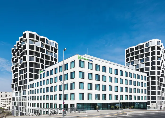 Hotel with Tennis: Holiday Inn Express Munich City West By Ihg