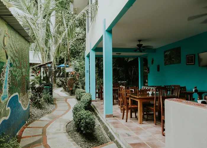 Pet Friendly hotel: La Posada Jungle Hotel