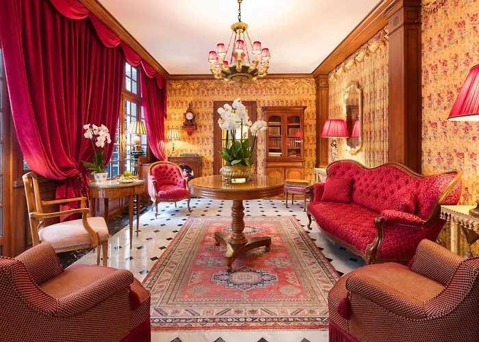 Hotel Duc De St-Simon