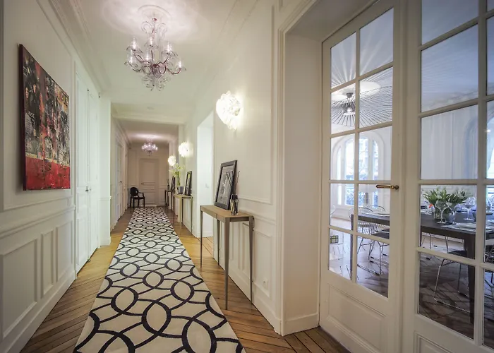 Relais12Bis By Eiffel Tower