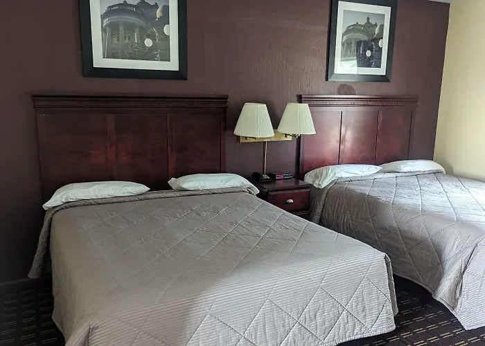 Cheap hotel: Dollar Inn