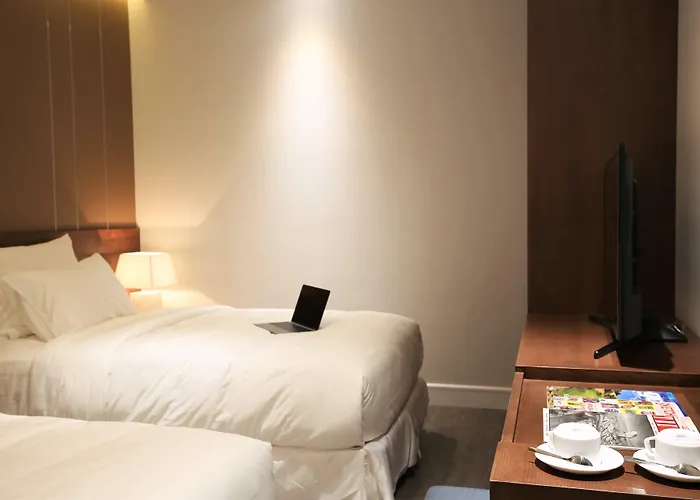 Avora Hotel