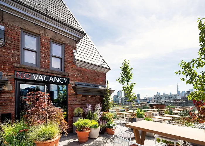 4 star hotel: The Broadview Hotel