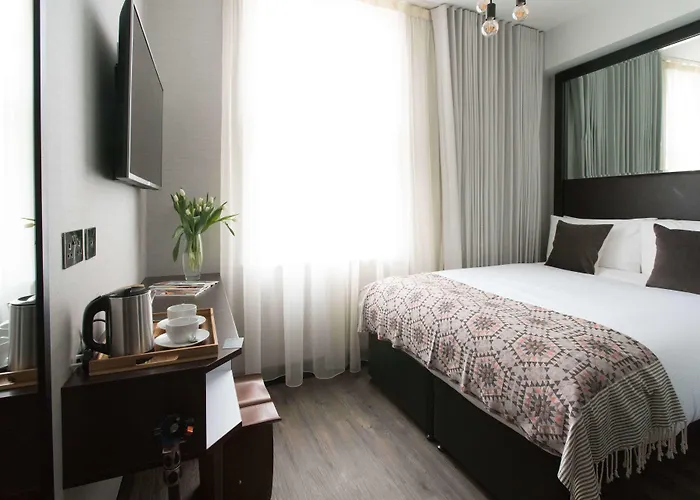 Pet Friendly hotel: Camden Enterprise Hotel