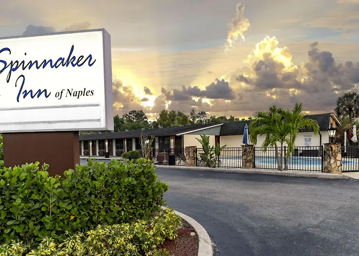 Spinnaker Inn Of Naples