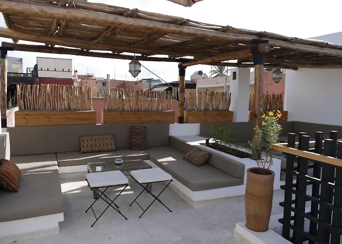 Pension de Famille Riad Zebrakaro