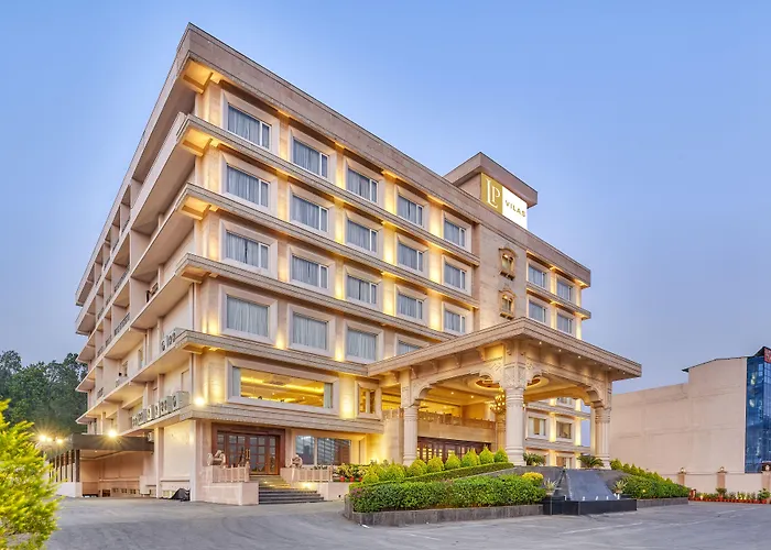 Luxury hotel only: Lp Vilas