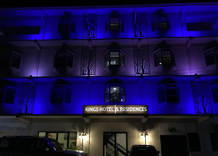 Airport Hotel: King'S Hotel & Residences