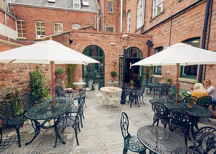 Dog friendly hotels Old Coffee Tavern