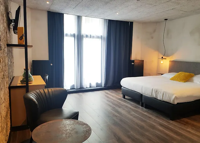 Upstairs Hotel