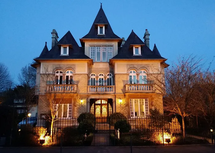 Hotels with a view Le Castel Guesthouse