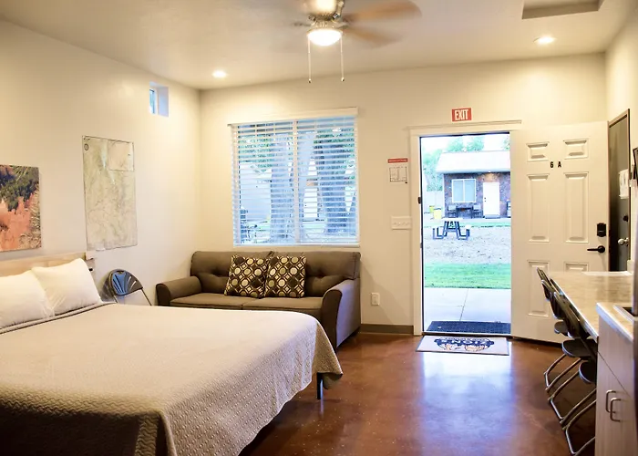 Zions Camp And Cottages