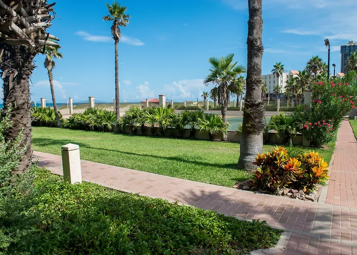 4 star hotel: Isla Grand Beach Resort