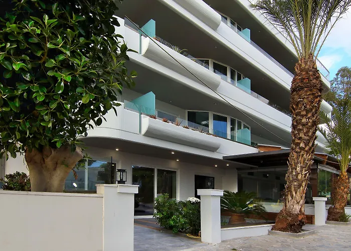 Maison 66, Riviera Hotels