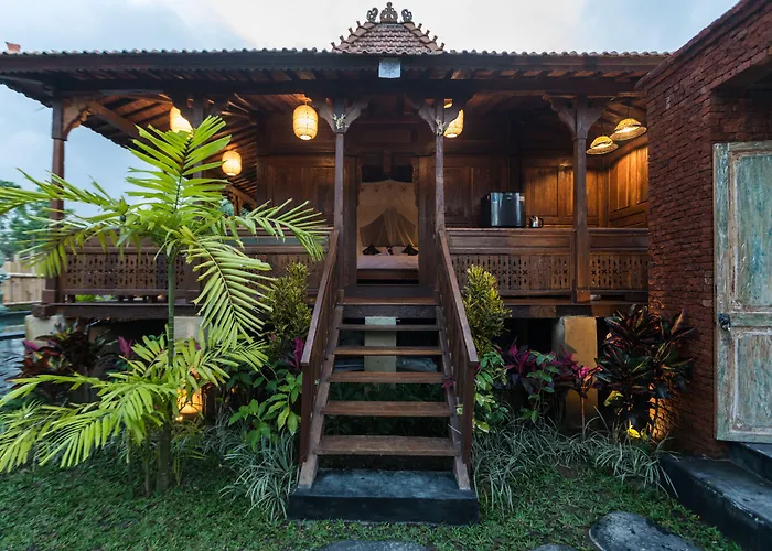 Cabin: Kawan Antique Ubud Villa