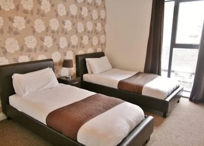 Central Hotel Cheltenham By Roomsbooked