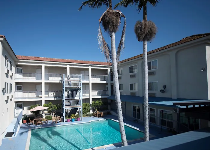 Brookhurst Plaza Inn