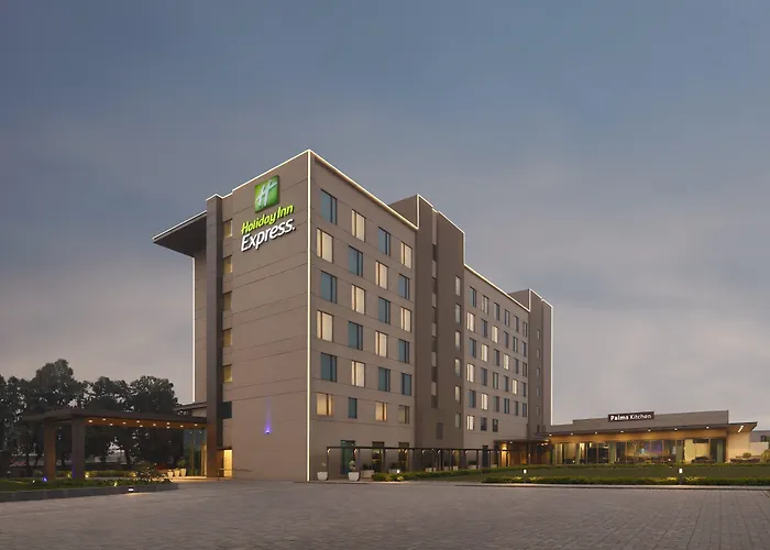 Holiday Inn Express Airport By Ihg