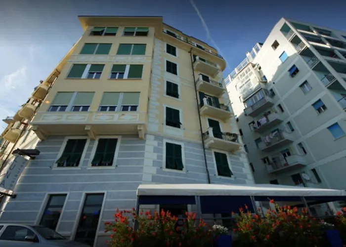 Luna Rooms