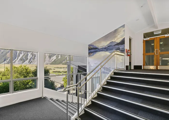 Mt Cook Lodge And s