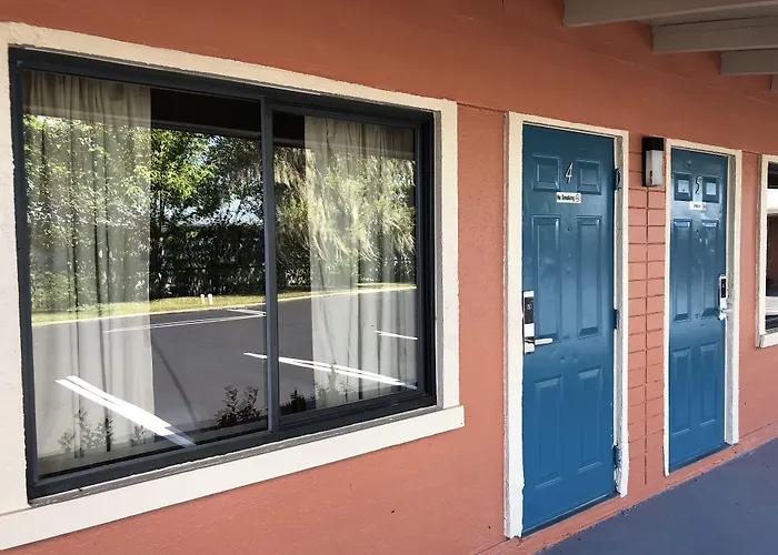 Motel: Ocala Cove Motel