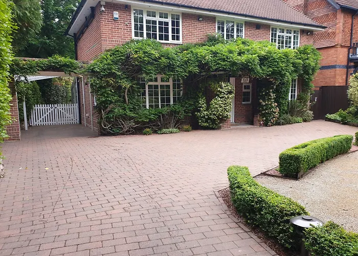 Little Robin Gate - Free Parking - Central - 10 Min Walk To Train Station