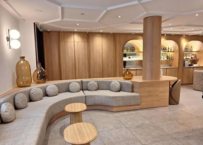 Hôtel de luxe: Mercure Paris Arc de Triomphe Wagram