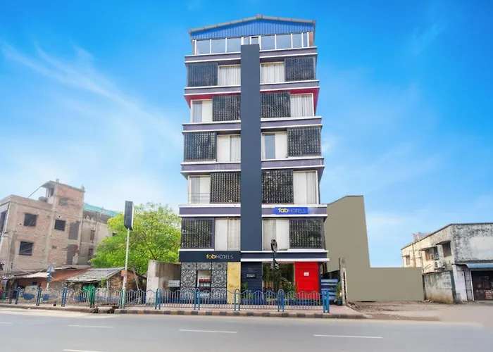 Hotels With Four Stars Fabhotel Airport Green Arcade - Nr Kolkata Airport