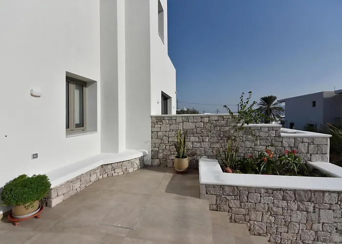 Hotels Close to Airport Anais Milos Suites
