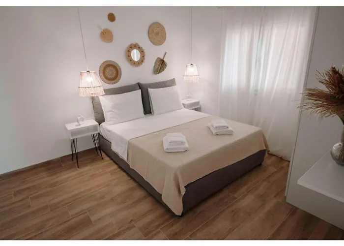 Arias Apartments