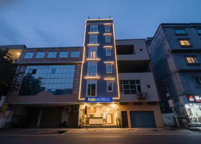 Fabhotel Spring - Nr Golden Temple