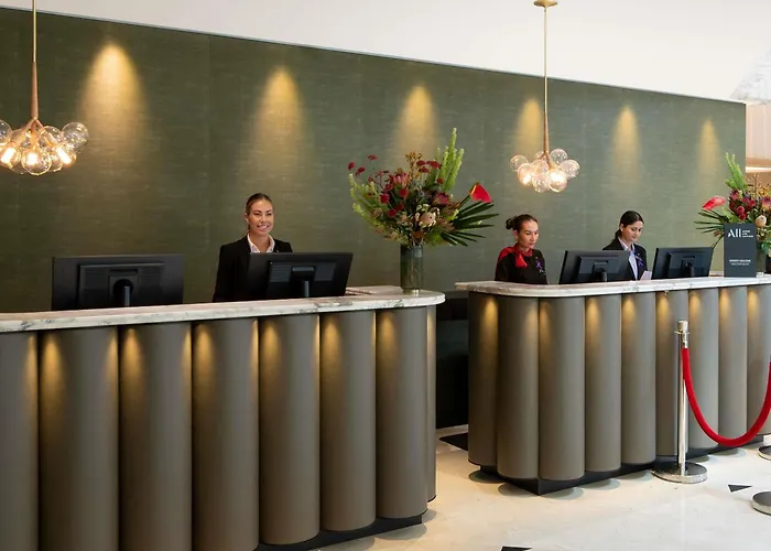 Luxury hotel only: Swissotel Sydney