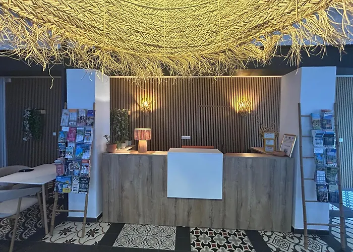 Hotel Cecil Adults Only