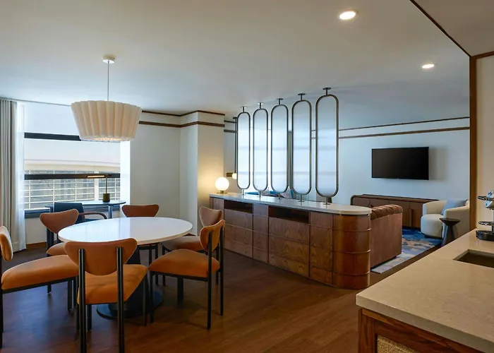 Pet Friendly hotel: The Westin Detroit Metropolitan Airport