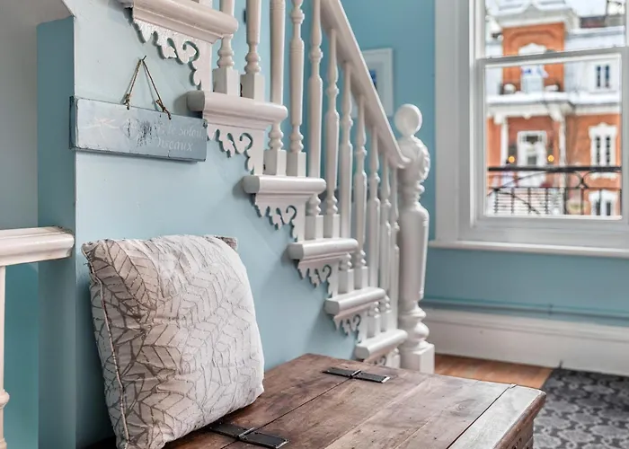 Auberge Chateau Des Tourelles - Par Aneyro