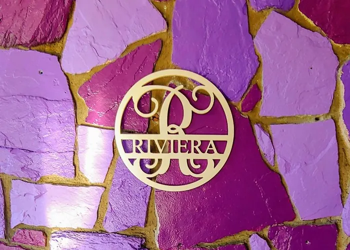 Cheap hotel: Riviera Motel