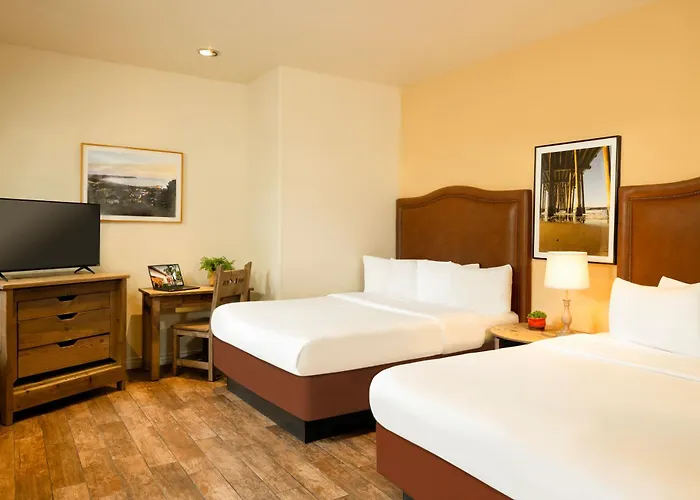 Family Friendly Hotels Clocktower Inn Ventura