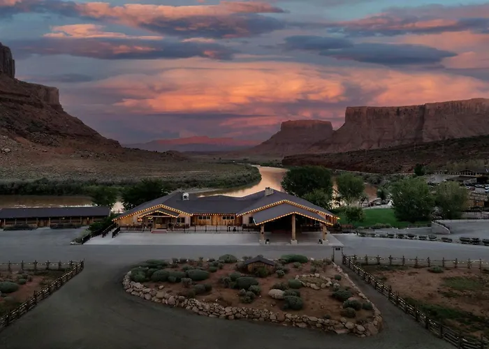 Private Villa: Red Cliffs Lodge Moab