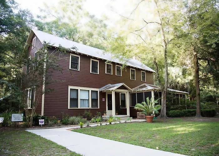 Hotel near College: Quality Inn Jacksonville - Orange Park Near Naval Air Station